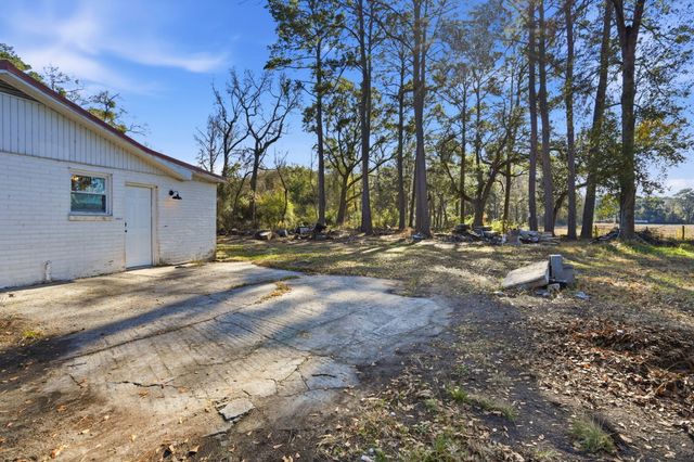 1733 Etheridge Road, Wadmalaw Island, SC 29487