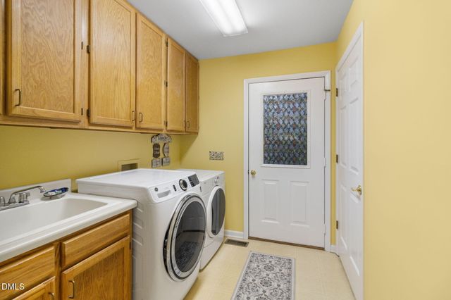 209 Lakeview Drive, Sanford, NC 27332
