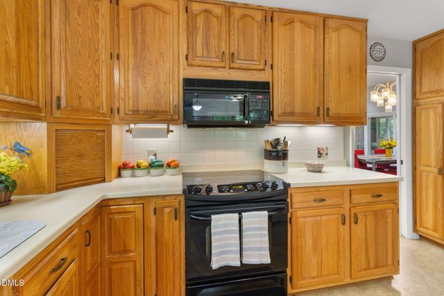 209 Lakeview Drive, Sanford, NC 27332