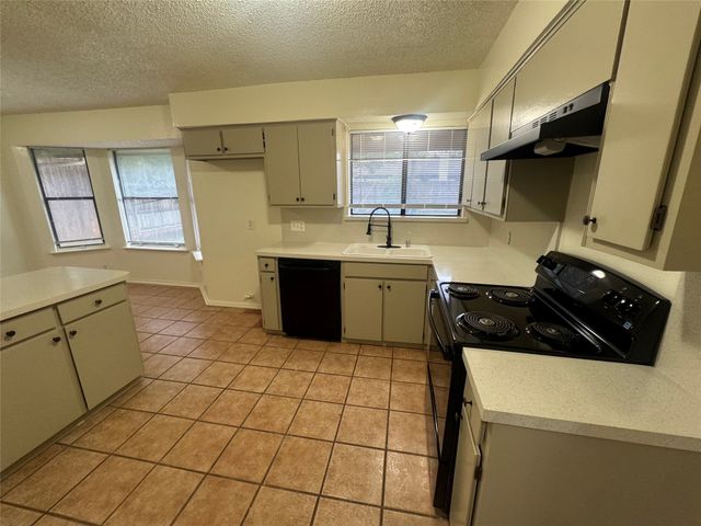 5604 Fireside Drive, Arlington, TX 76016