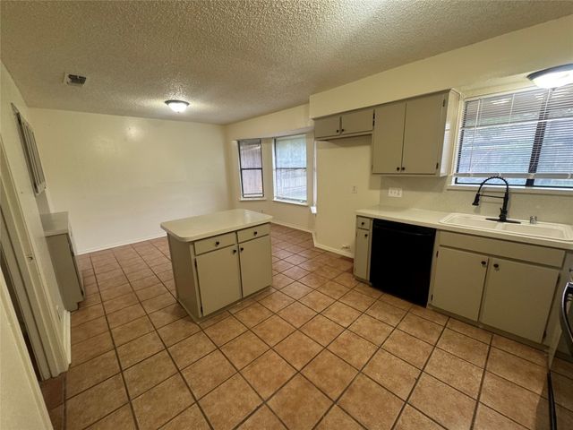 5604 Fireside Drive, Arlington, TX 76016
