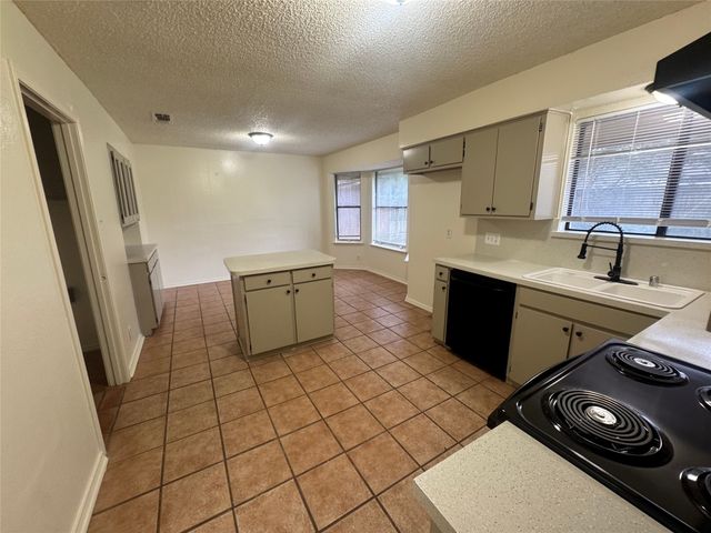 5604 Fireside Drive, Arlington, TX 76016
