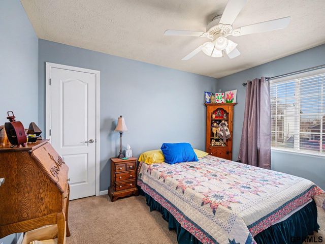 7520 S 180th Avenue, Omaha, NE 68136