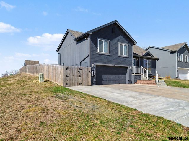 7520 S 180th Avenue, Omaha, NE 68136