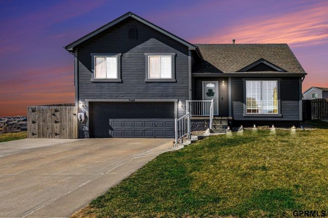 7520 S 180th Avenue, Omaha, NE 68136