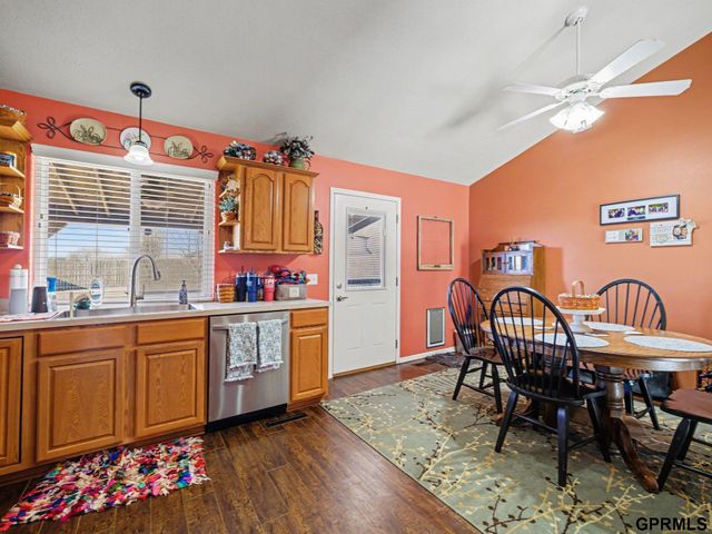 7520 S 180th Avenue, Omaha, NE 68136