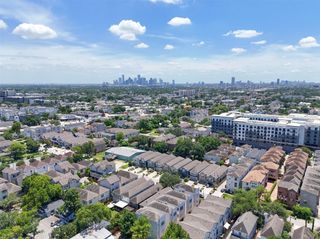 919 W 22nd Street C, Houston, TX 77008
