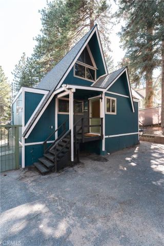 31496 Circle View, Running Springs, CA 92382