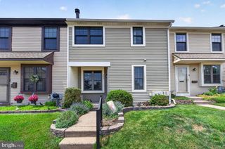 306 LIVINGSTON CT, North Wales, PA 19454