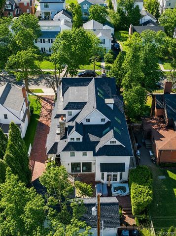 945 Henrietta Street, Birmingham, MI 48009