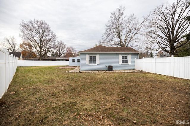 1308 N Woodridge Avenue, Muncie, IN 47304