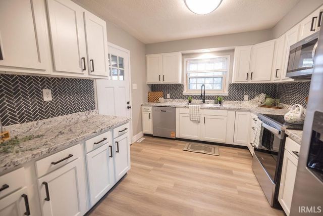 1308 N Woodridge Avenue, Muncie, IN 47304