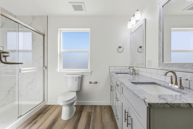 2150 S Elm Place, Kennewick, WA 99337