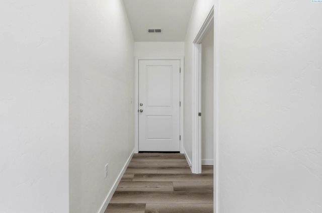 2150 S Elm Place, Kennewick, WA 99337