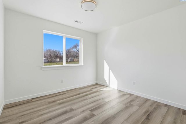 2150 S Elm Place, Kennewick, WA 99337