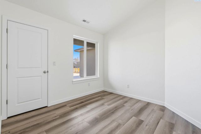 2150 S Elm Place, Kennewick, WA 99337