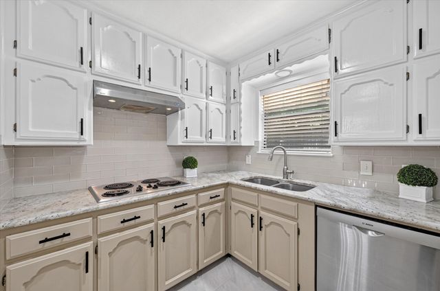 4411 Willow Bend Drive, Arlington, TX 76017