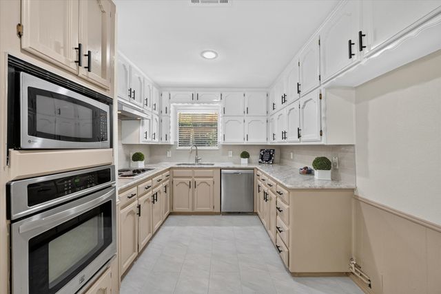 4411 Willow Bend Drive, Arlington, TX 76017