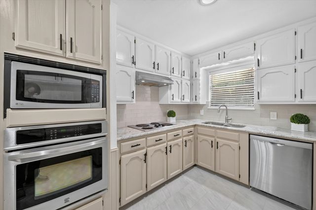 4411 Willow Bend Drive, Arlington, TX 76017