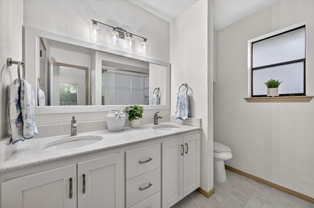 4411 Willow Bend Drive, Arlington, TX 76017