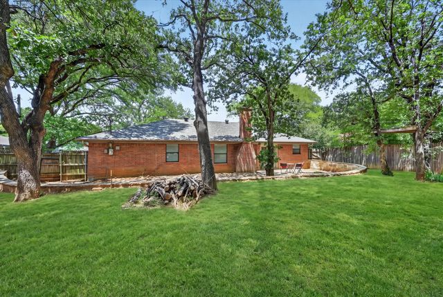 4411 Willow Bend Drive, Arlington, TX 76017
