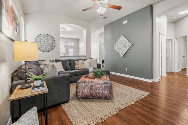 1058 Venice DR, Bryan, TX 77808