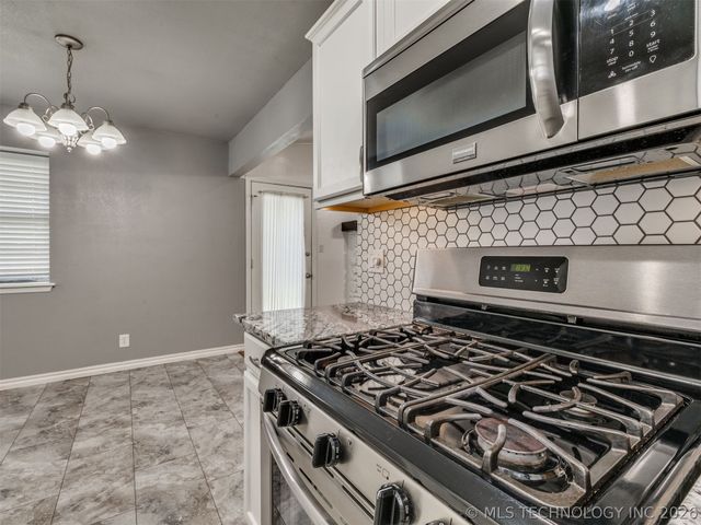 1210 E 139th Street, Glenpool, OK 74033