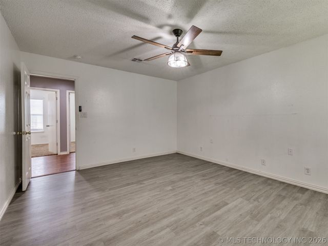 1210 E 139th Street, Glenpool, OK 74033