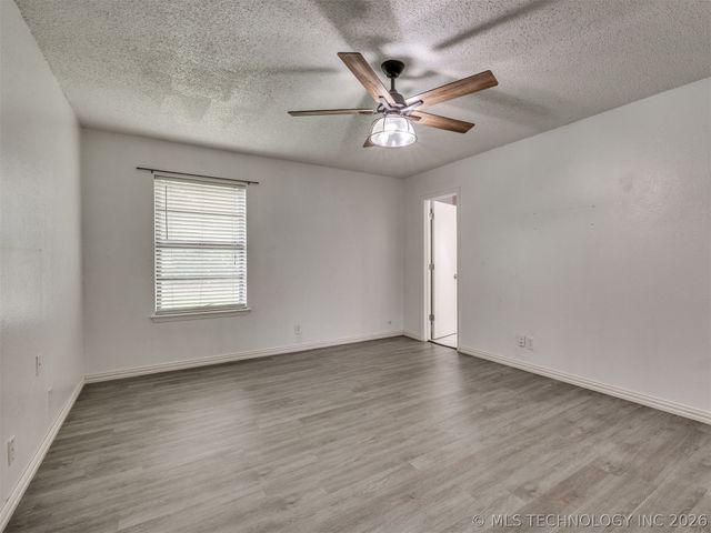 1210 E 139th Street, Glenpool, OK 74033