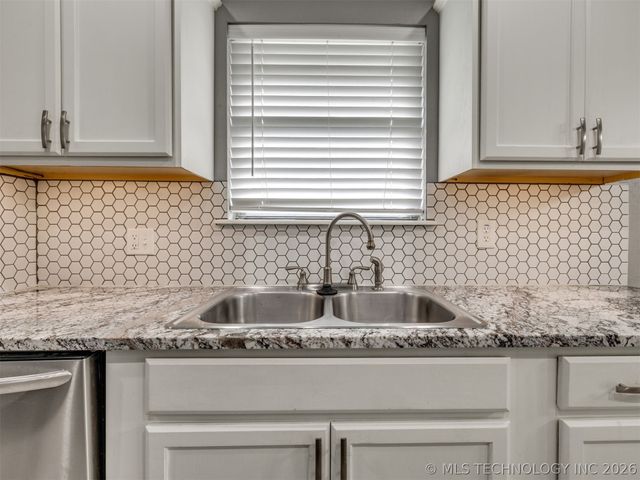1210 E 139th Street, Glenpool, OK 74033