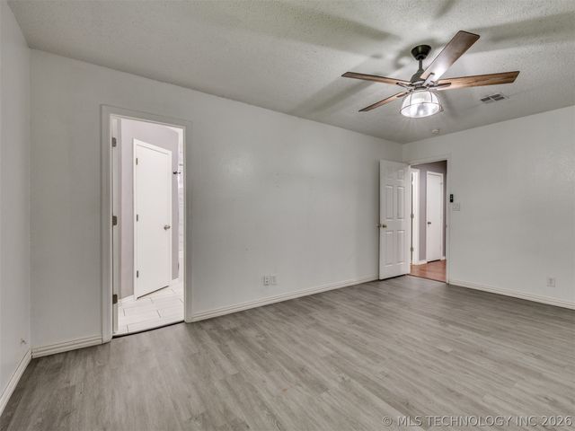 1210 E 139th Street, Glenpool, OK 74033