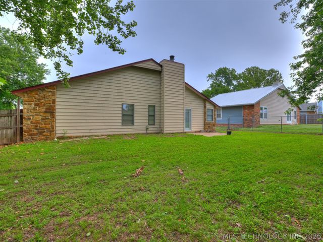 1210 E 139th Street, Glenpool, OK 74033