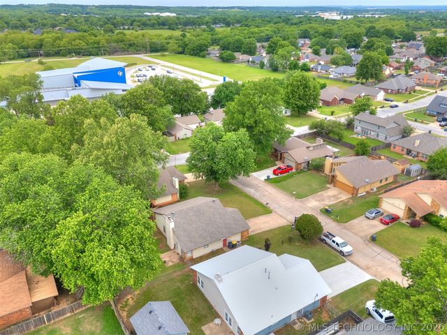 1210 E 139th Street, Glenpool, OK 74033