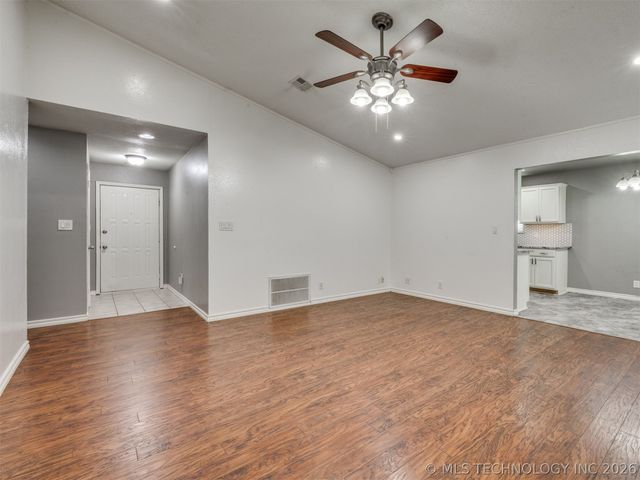 1210 E 139th Street, Glenpool, OK 74033