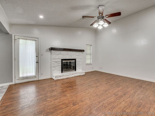1210 E 139th Street, Glenpool, OK 74033