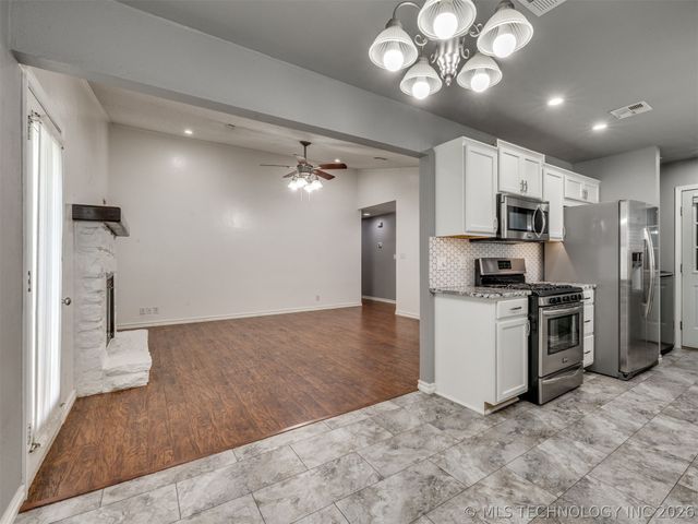 1210 E 139th Street, Glenpool, OK 74033