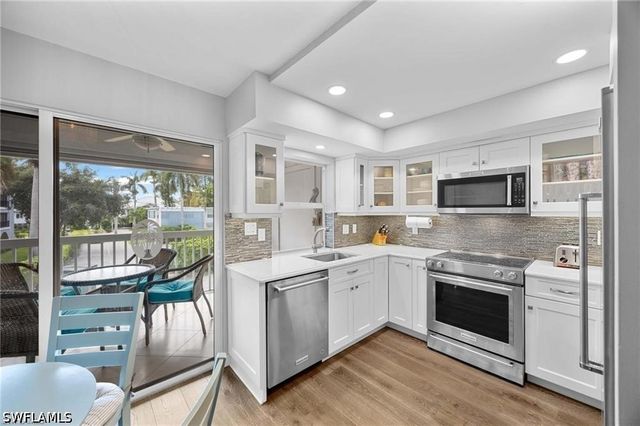 1222 Gordon DR 15, Naples, FL 34102