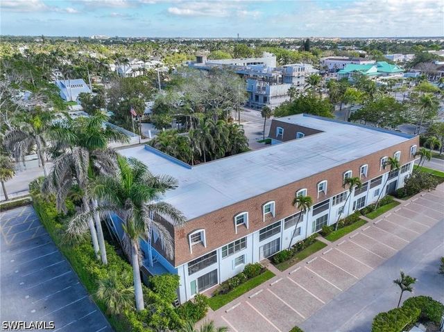 1222 Gordon DR 15, Naples, FL 34102