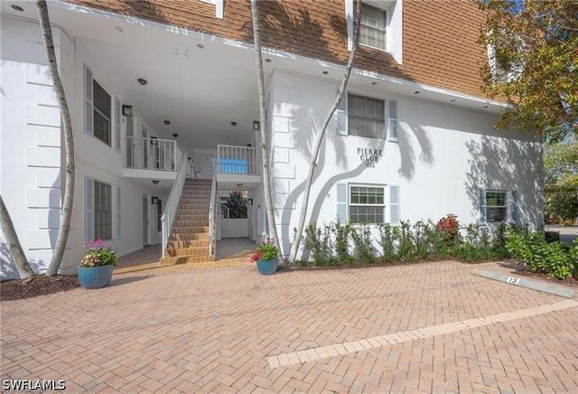 1222 Gordon DR 15, Naples, FL 34102