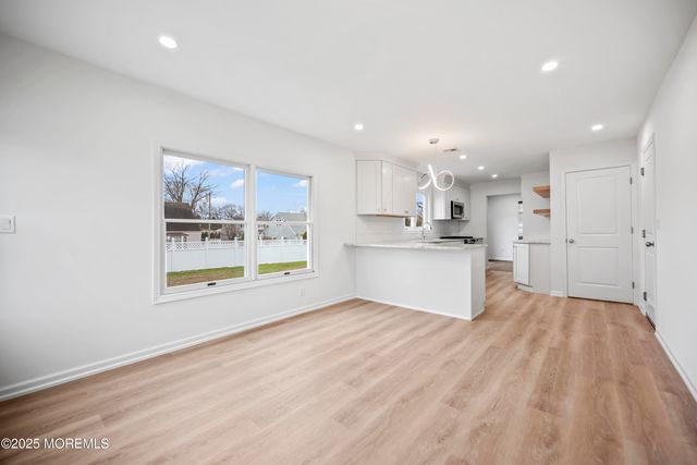 8 Arbor Way, Ocean Twp, NJ 07712