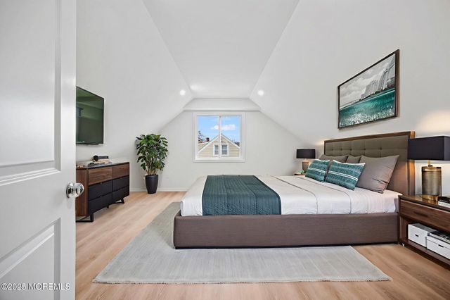 8 Arbor Way, Ocean Twp, NJ 07712