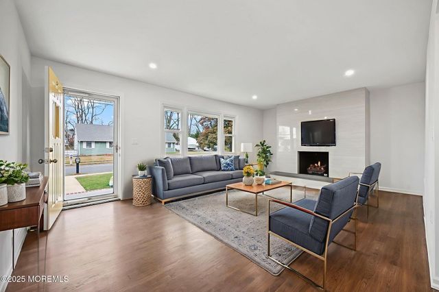 8 Arbor Way, Ocean Twp, NJ 07712