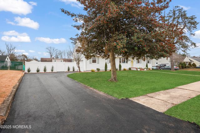 8 Arbor Way, Ocean Twp, NJ 07712