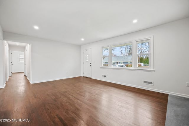 8 Arbor Way, Ocean Twp, NJ 07712