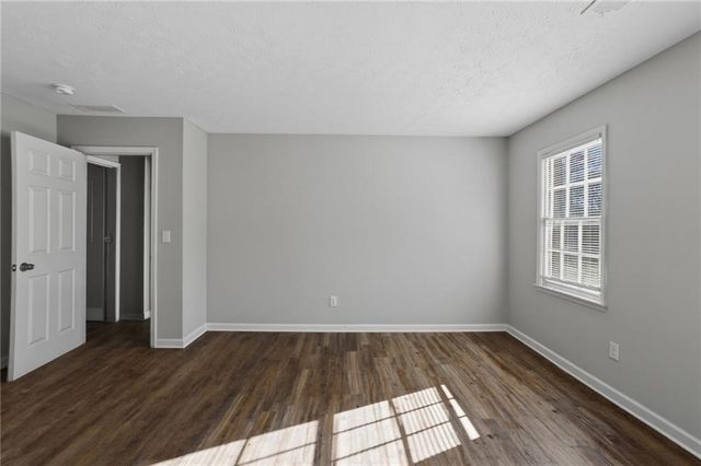 40 Lake Court, Stockbridge, GA 30281