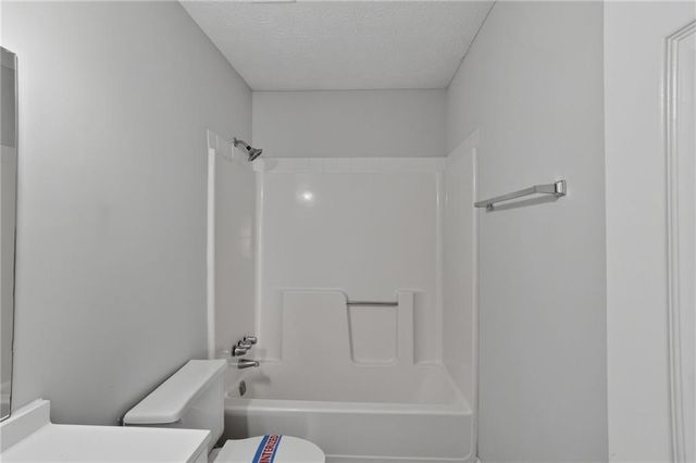 40 Lake Court, Stockbridge, GA 30281