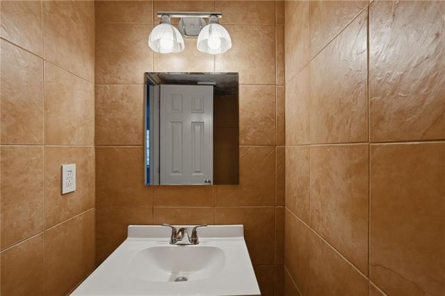 40 Lake Court, Stockbridge, GA 30281