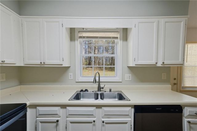 40 Lake Court, Stockbridge, GA 30281