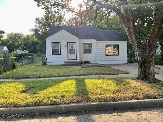 2147 S Laura, Wichita, KS 67211