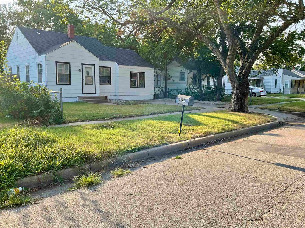 2147 S Laura, Wichita, KS 67211
